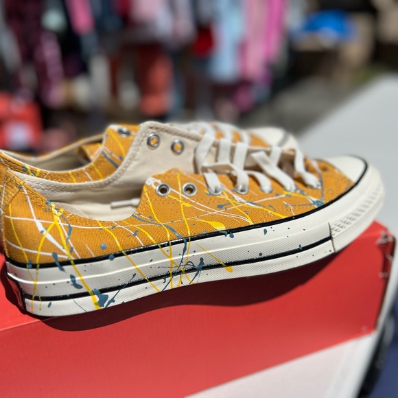 Converse Chuck 70 Low Gold Sunflower Paint Splatter Sneakers Men’s 9, woman’s 11 - Picture 2 of 7
